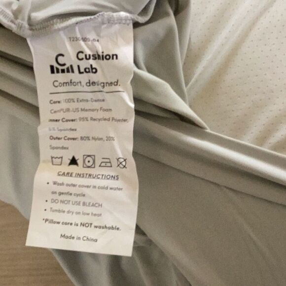 Ergonomic White Pillow for Hybrid Sleepers - Picture 11 of 15